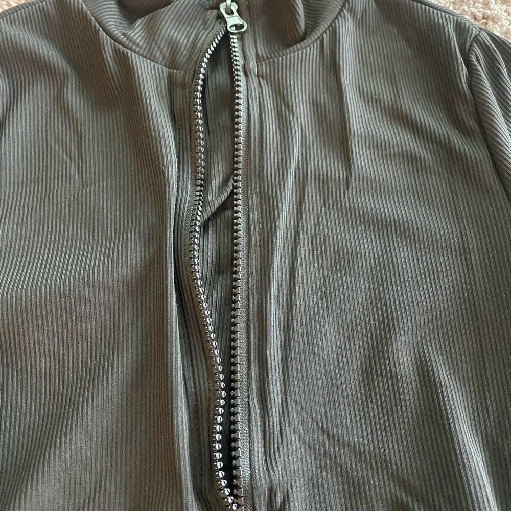 💥Women’s Ribbed Cropped Halzip Sweater - Picture 6 of 7